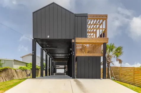 2906 Avenue R 1/2 Galveston TX 77550