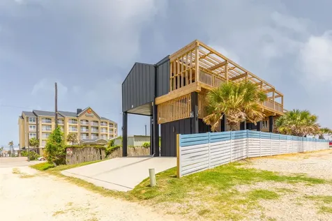 2906 Avenue R 1/2 Galveston TX 77550