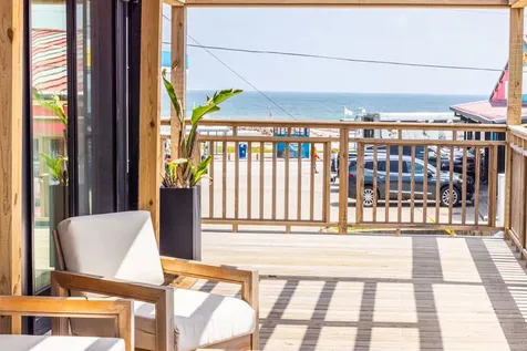 2906 Avenue R 1/2 Galveston TX 77550