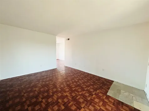 9201 Clarewood Drive 129 Houston TX 77036