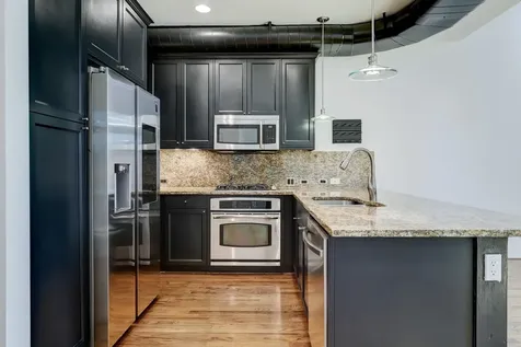 5005 Hidalgo Street 413 Houston TX 77056