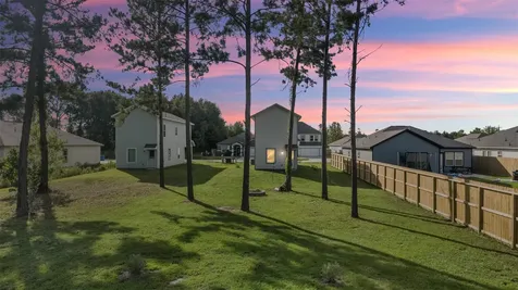 1044 Road 5203 Cleveland TX 77327