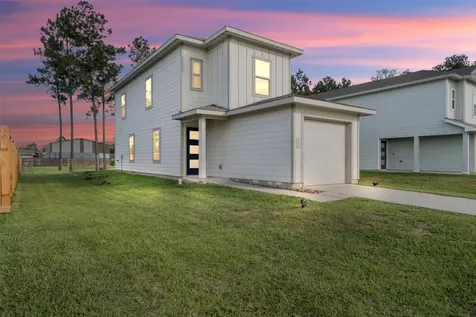 1044 Road 5203 Cleveland TX 77327