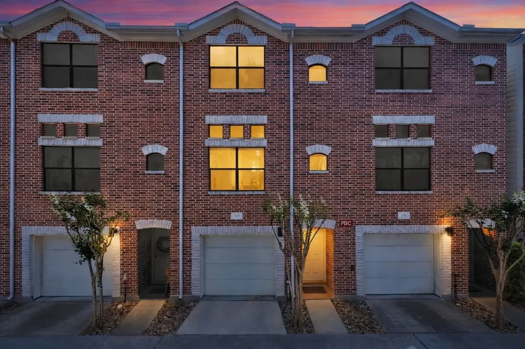 8710 Beverlyhill Street 302 Houston TX 77063