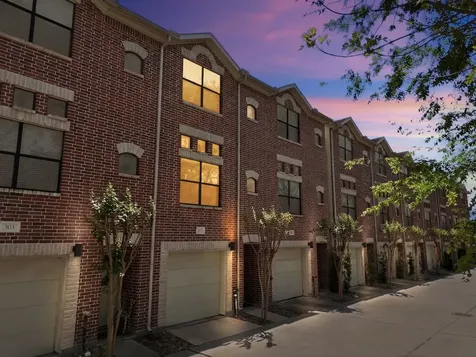 8710 Beverlyhill Street 302 Houston TX 77063