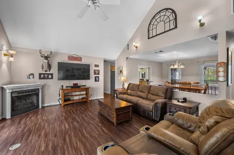 6910 Highway 147 N Center TX 75935