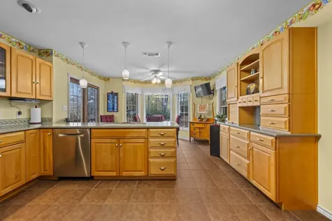6910 Highway 147 N Center TX 75935