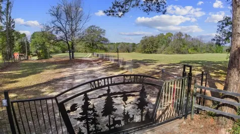 6910 Highway 147 N Center TX 75935