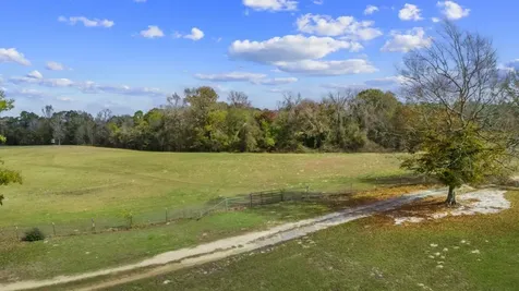 6910 Highway 147 N Center TX 75935