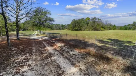 6910 Highway 147 N Center TX 75935