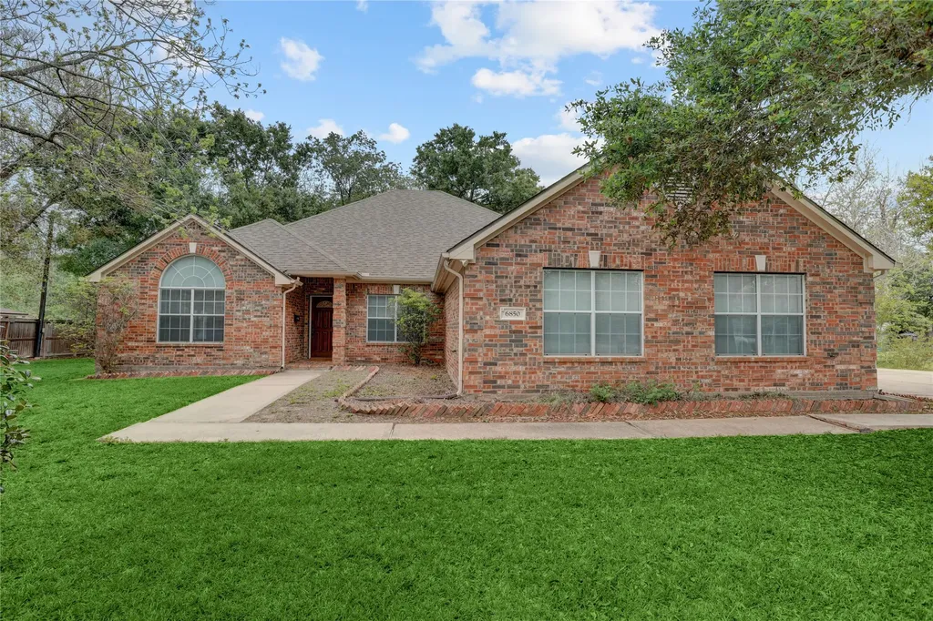 6850 Dillon Street Houston TX 77061