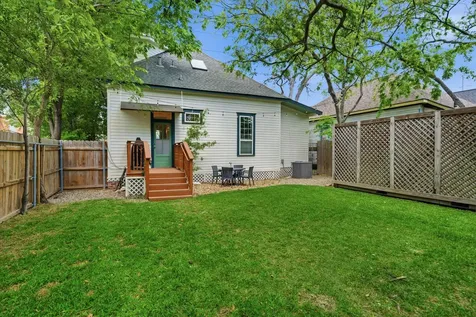 2019 Crockett Street Houston TX 77007