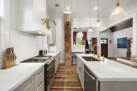2019 Crockett Street Houston TX 77007