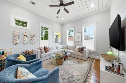 2019 Crockett Street Houston TX 77007