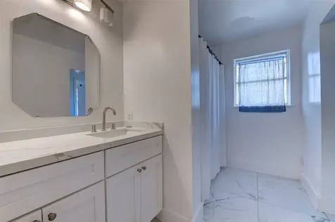 5518 Holly Street Houston TX 77081