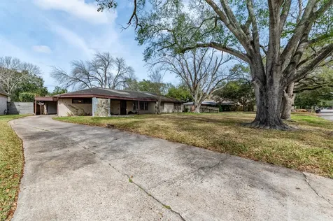 5518 Holly Street Houston TX 77081