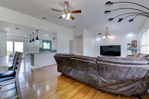 5518 Holly Street Houston TX 77081