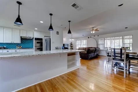 5518 Holly Street Houston TX 77081