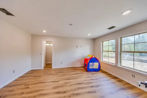 2127 Bambi Court Cleveland TX 77328