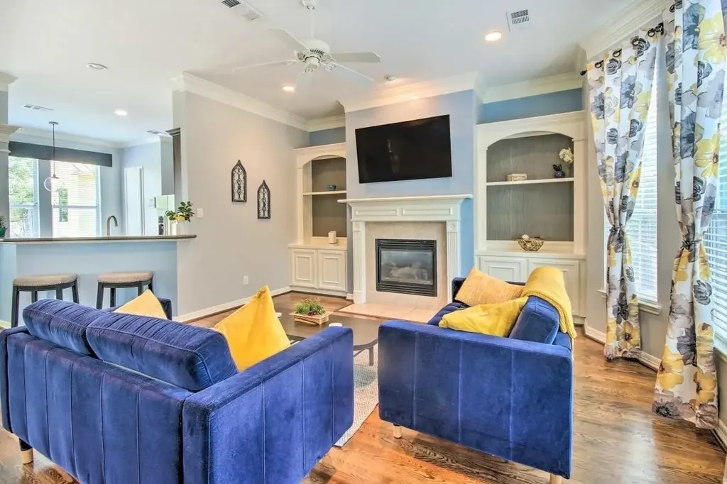 207 Knox Street Houston TX 77007