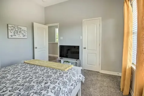 207 Knox Street Houston TX 77007
