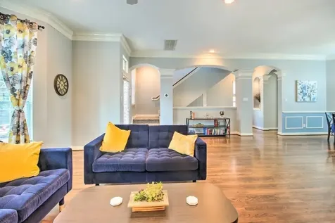 207 Knox Street Houston TX 77007