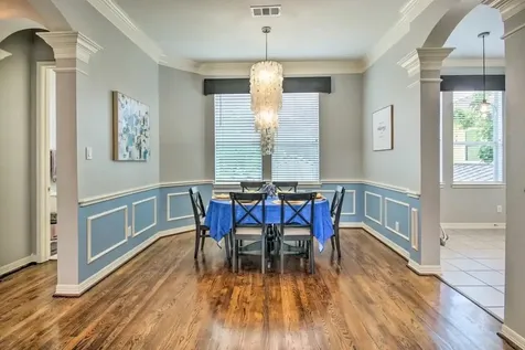 207 Knox Street Houston TX 77007