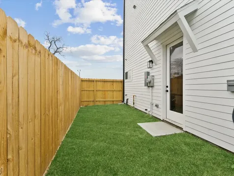 267 De Boll Street Houston TX 77022