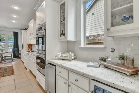 911 Ember Hills Lane Friendswood TX 77546
