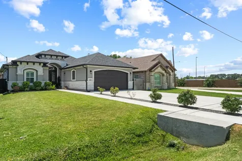 602 E Main Street La Porte TX 77571