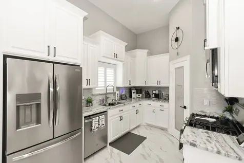 602 E Main Street La Porte TX 77571