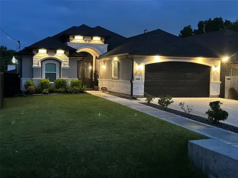 602 E Main Street La Porte TX 77571