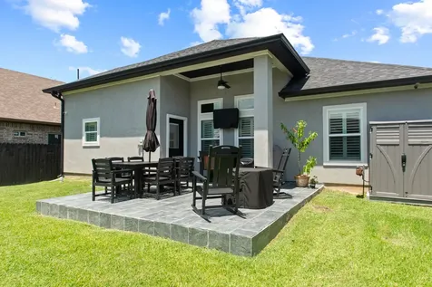 602 E Main Street La Porte TX 77571