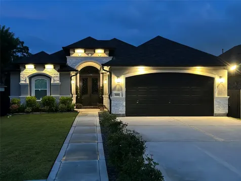 602 E Main Street La Porte TX 77571
