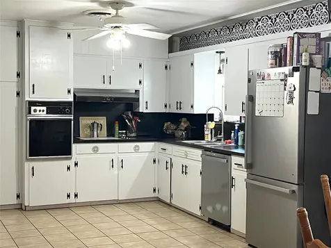 131 Walker Avenue Lolita TX 77971