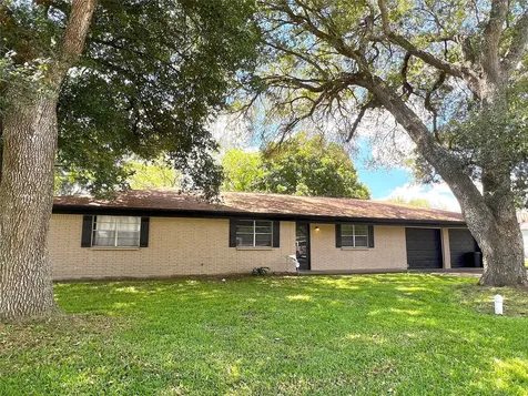 131 Walker Avenue Lolita TX 77971