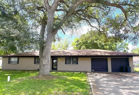 131 Walker Avenue Lolita TX 77971
