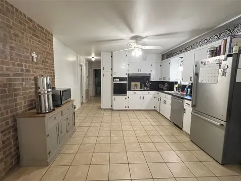 131 Walker Avenue Lolita TX 77971