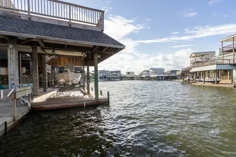 1330 Leilani Drive Tiki Island TX 77554