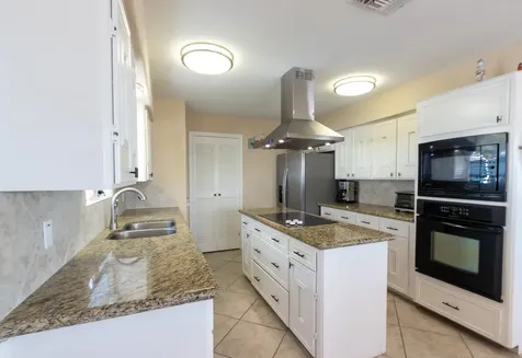 1330 Leilani Drive Tiki Island TX 77554