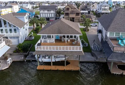 1330 Leilani Drive Tiki Island TX 77554