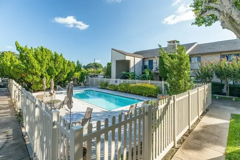7098 N Holiday Drive Galveston TX 77550