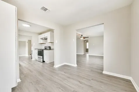821 Robertson Street Clute TX 77531