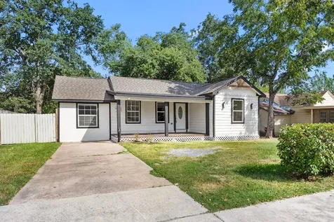905 Elm Avenue Pasadena TX 77506