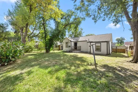 905 Elm Avenue Pasadena TX 77506