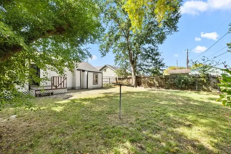 905 Elm Avenue Pasadena TX 77506