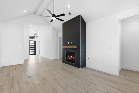 12214 Warbler Drive Mont Belvieu TX 77523