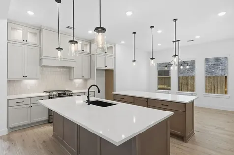 12214 Warbler Drive Mont Belvieu TX 77523