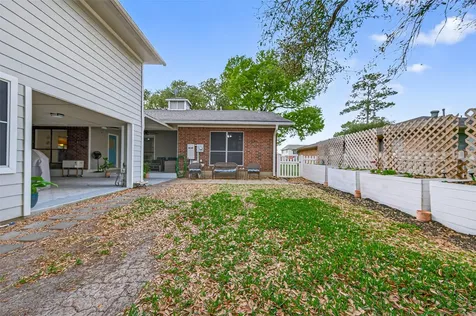 9818 Twin Shores Drive Willis TX 77318