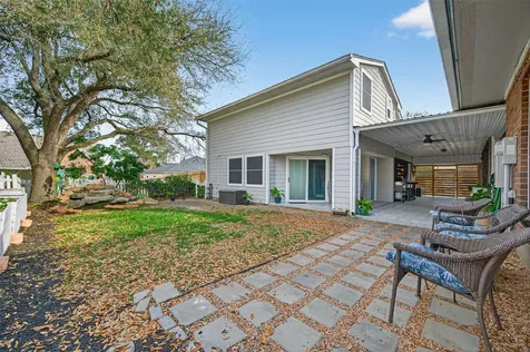 9818 Twin Shores Drive Willis TX 77318